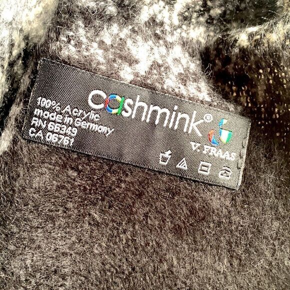 CASHMINK wrap made in Germany black/gray/white plaid fringed - Picture 2 of 5